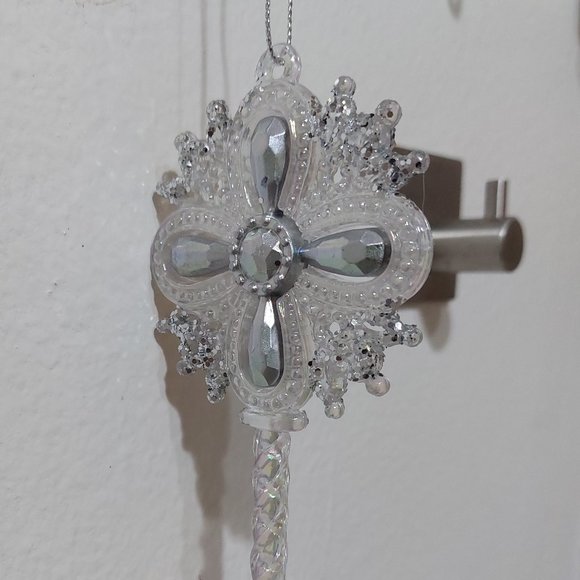 Glittering Key Cross Xmas Ornament - Picture 2 of 5